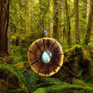 Labradorite Pine Pendant